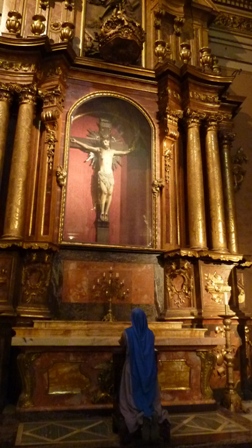 Servidora-foot-of-the-cross
