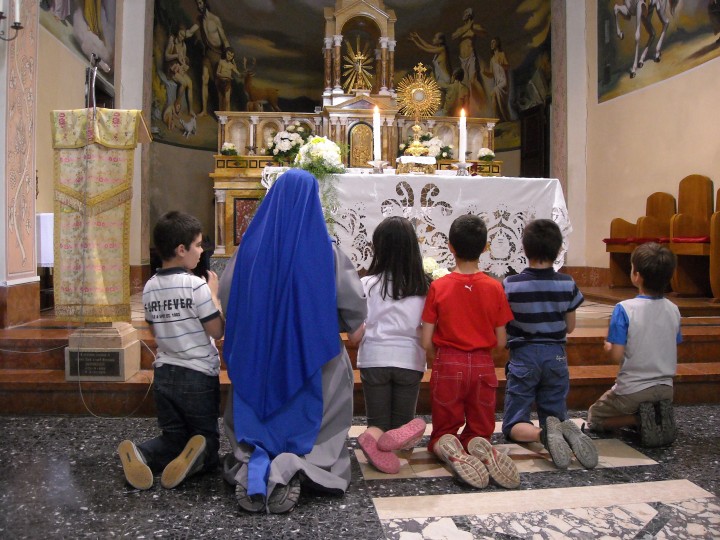 sister-with-children
