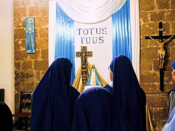 Consecrated to Mary, rooted in the Cross
